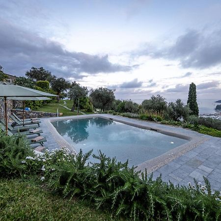 La Casa Gialla Relax In Collina Con Piscina サンタ・マルゲリータ・リグレ エクステリア 写真