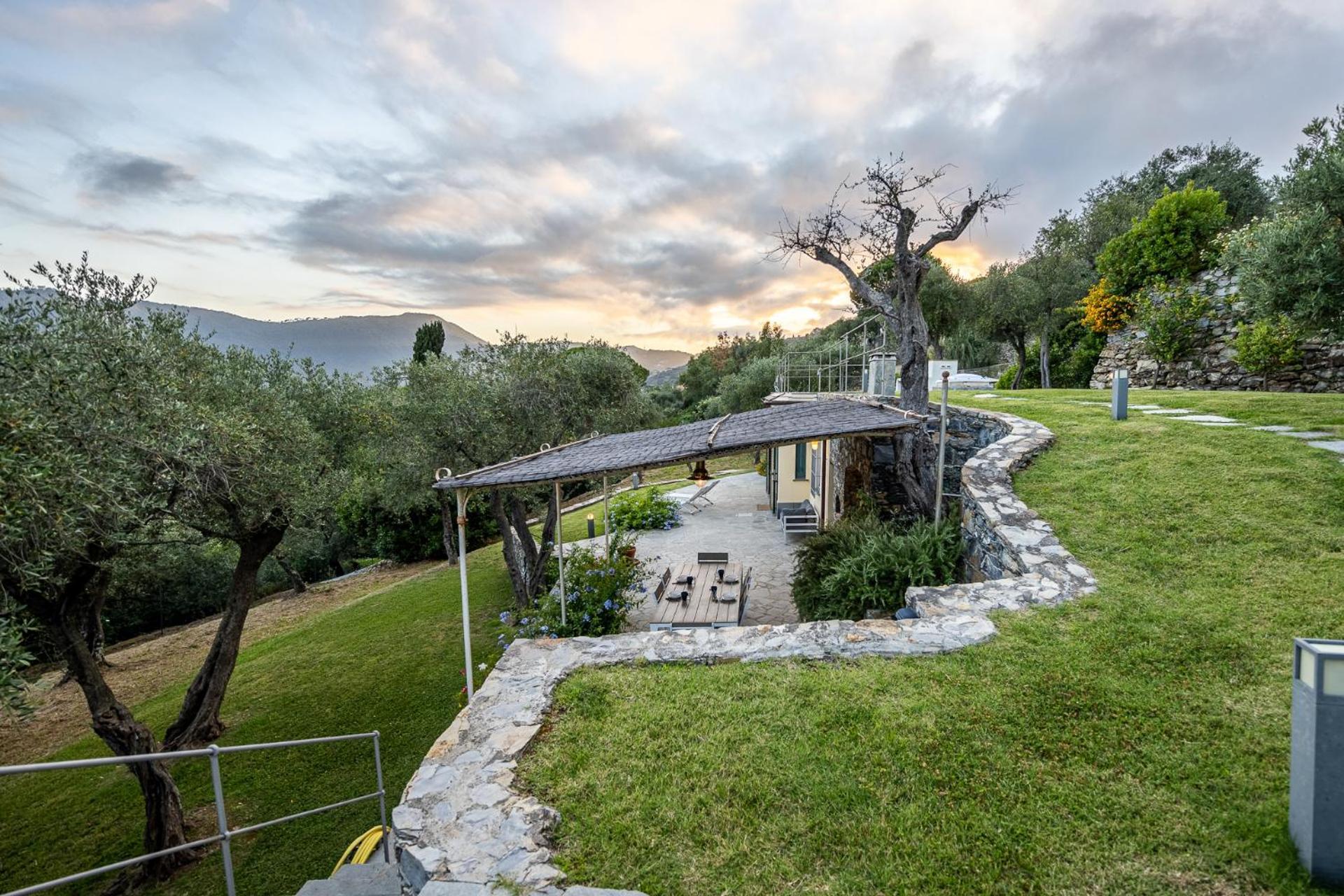 La Casa Gialla Relax In Collina Con Piscina サンタ・マルゲリータ・リグレ エクステリア 写真