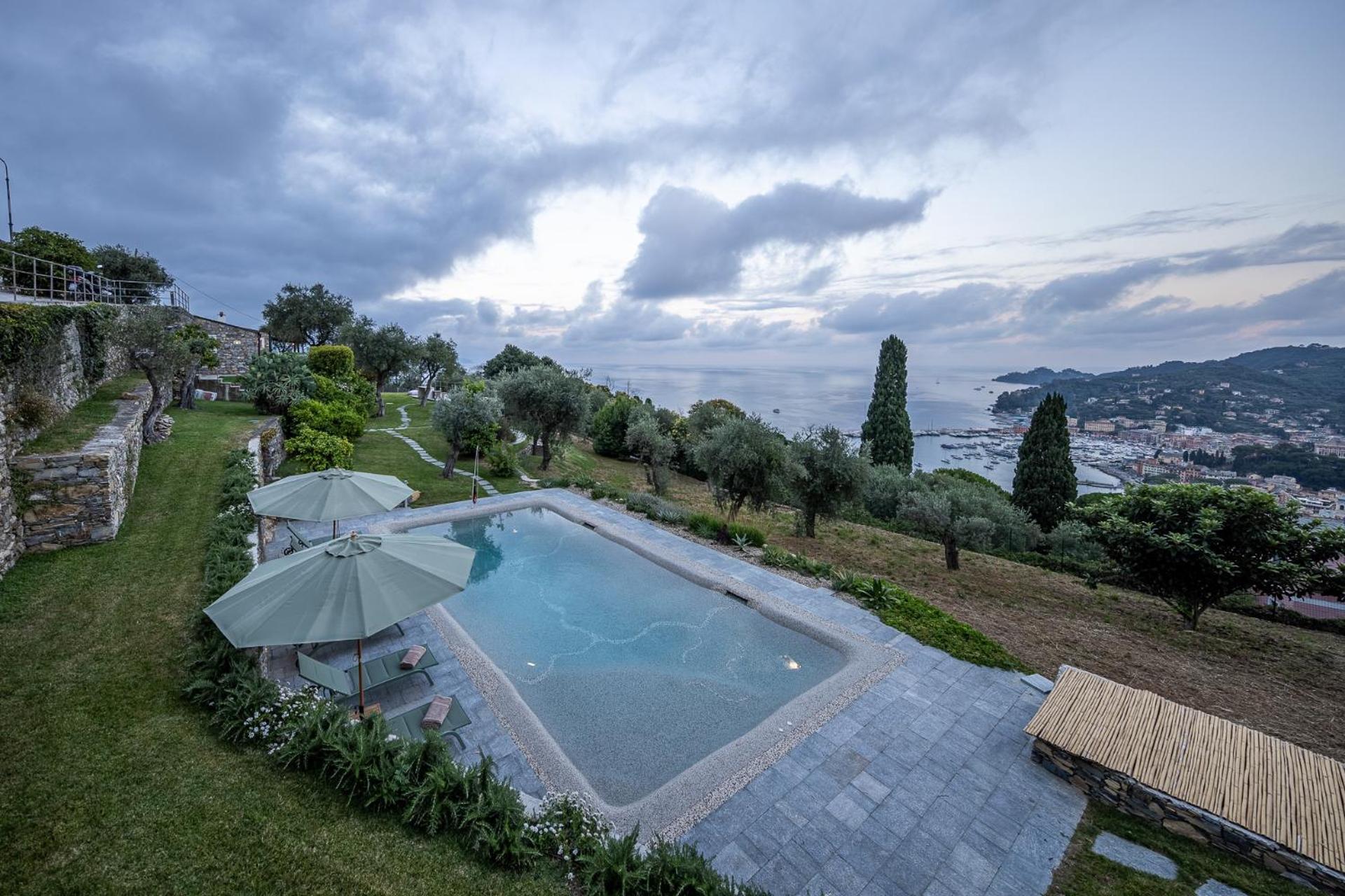 La Casa Gialla Relax In Collina Con Piscina サンタ・マルゲリータ・リグレ エクステリア 写真